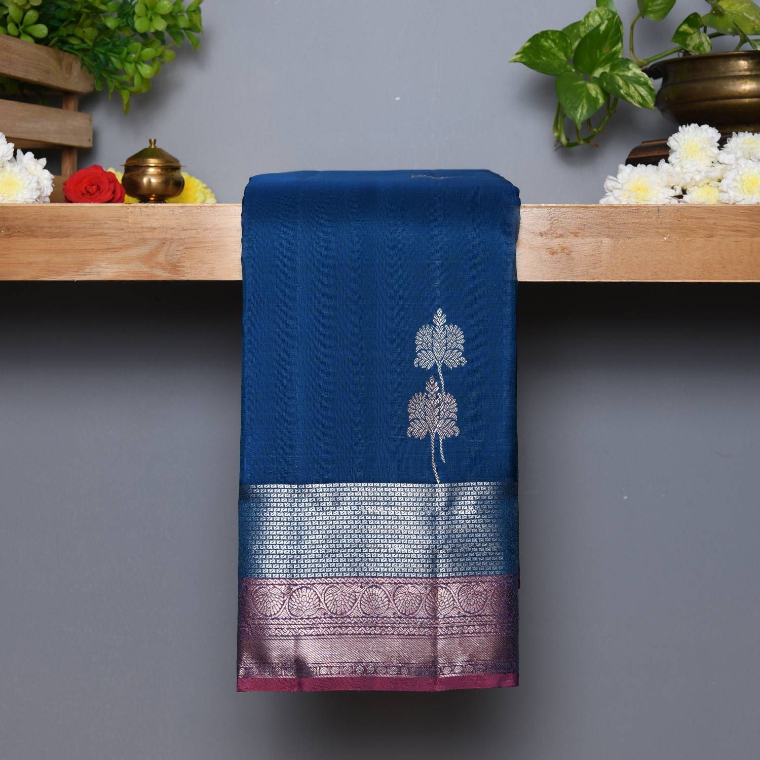 Peacock Blue Coloured Kanchipuram Silk Saree With Contrast Peach Blouse