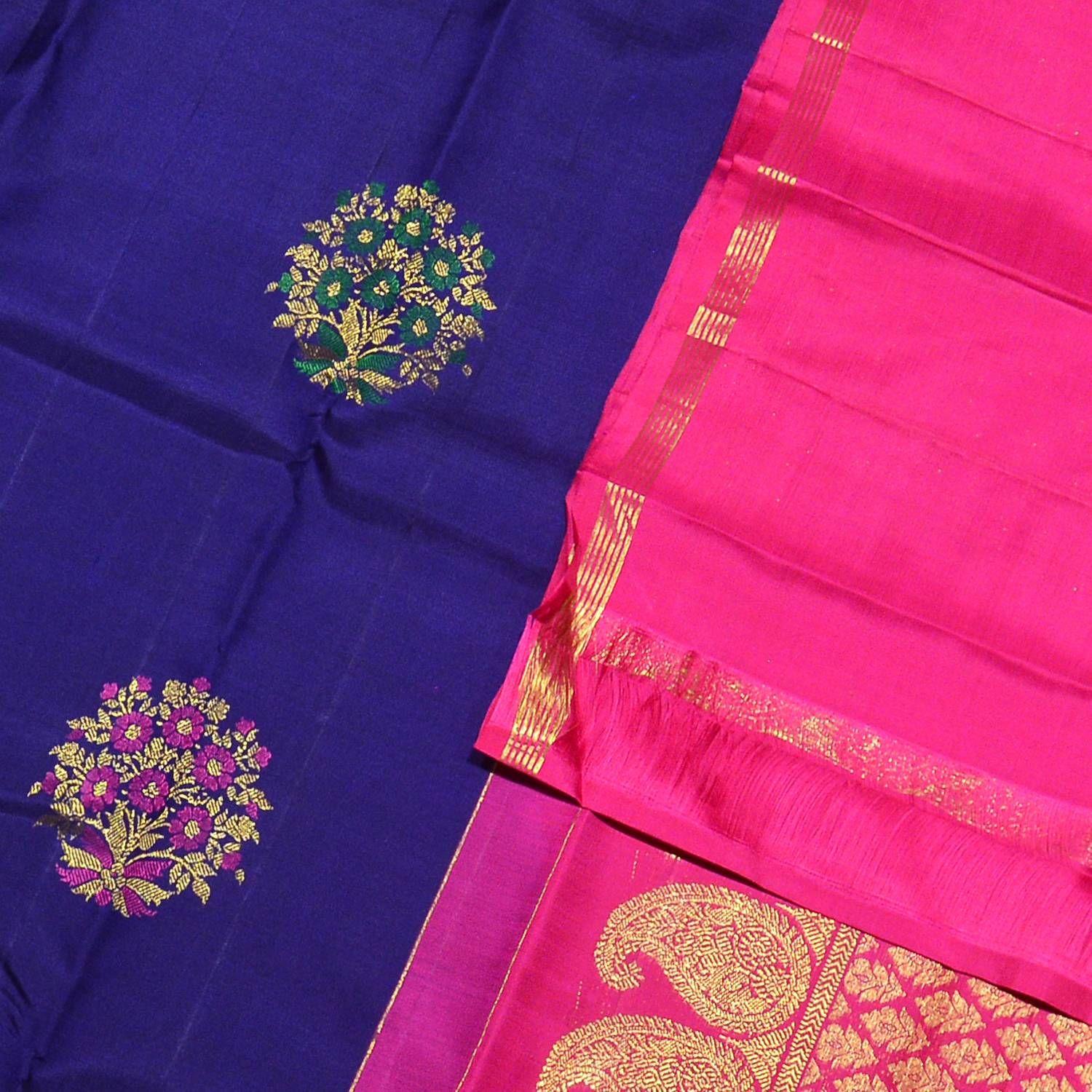 Navy blue Coloured Kanchipuram Silk Saree With Pink Pallu